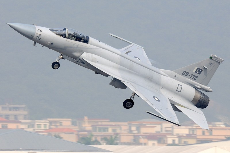 Tiem kich JF-17 Trung Quoc se tung hoanh o chau Au?