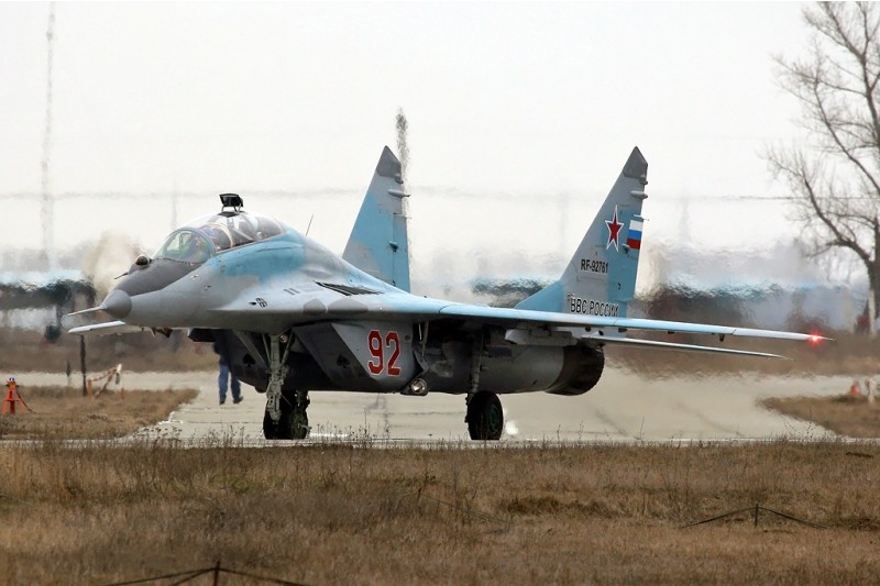 Kham pha bien the huan luyen cua tiem kich Su-27, MiG-29-Hinh-6