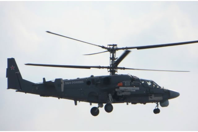 Truc thang tan cong Ka-52K Nga lan dau cat canh