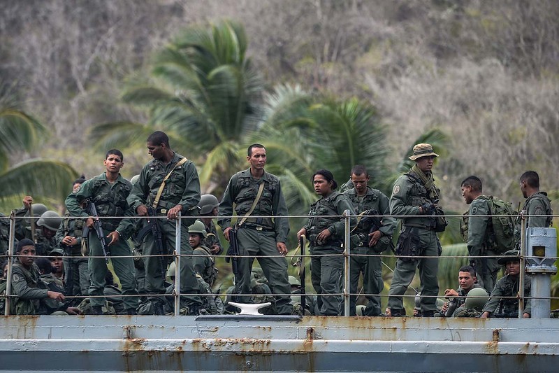 Thuy quan Luc chien Venezuela tap tran voi vu khi Nga, Trung-Hinh-12