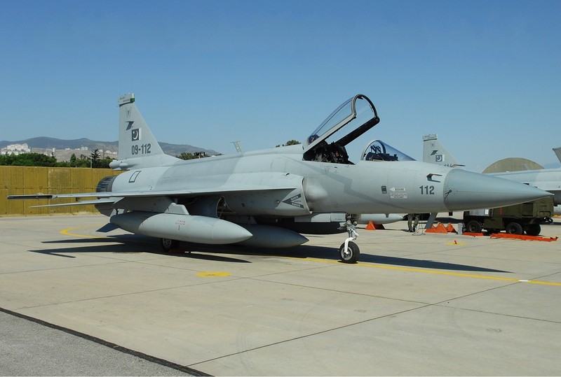 Myanmar mua tiem kich JF-17 Trung Quoc qua nga Pakistan