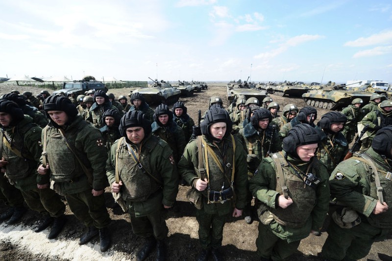 Muc kich linh Nga tap tran chong khung bo o Crimea-Hinh-5