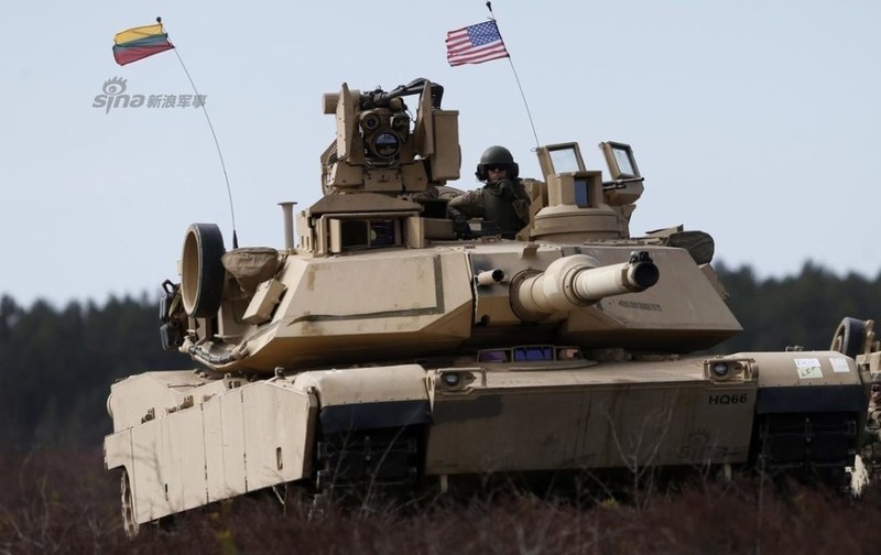 Xe tang M1A2 Abrams My na dan sat nach Nga-Hinh-3