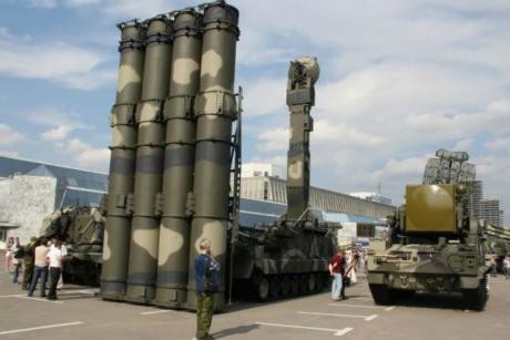 Iran ky mua ten lua S-300 Nga trong nam nay