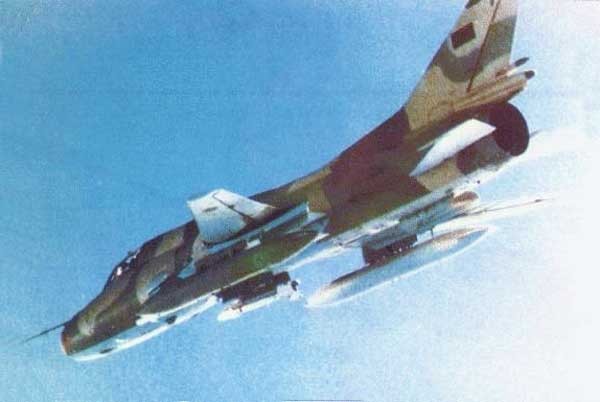 Bat mi ho so tham chien cua may bay Su-22-Hinh-3