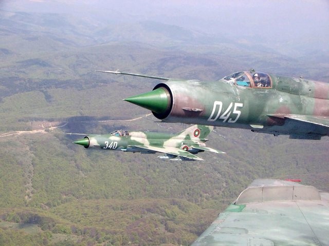 Bulgaria tinh thay tiem kich MiG-21 bang chien dau co My