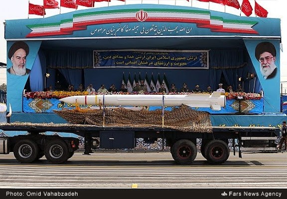 Diem danh vu khi “khung” Iran tham gia duyet binh (2)