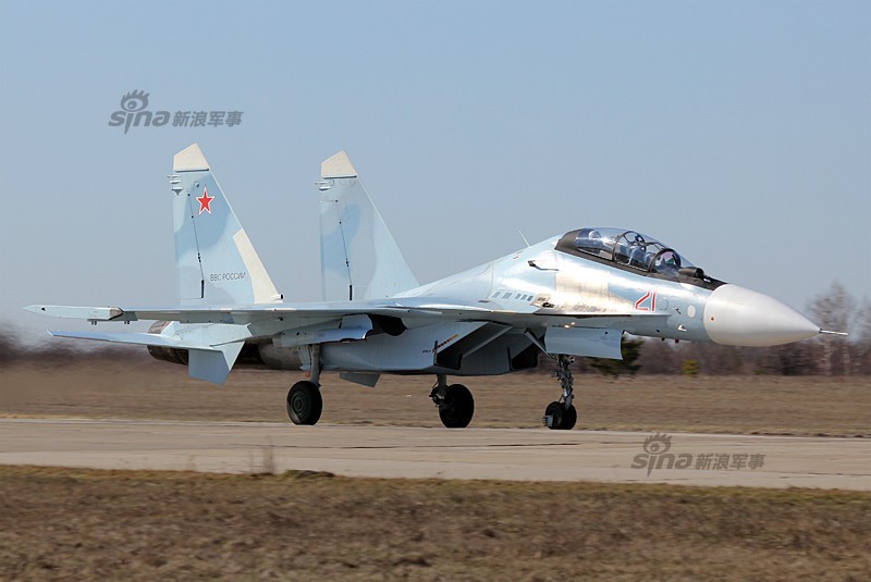 Muc kich may bay Su-30SM, Su-35S Nga luyen duyet binh-Hinh-3
