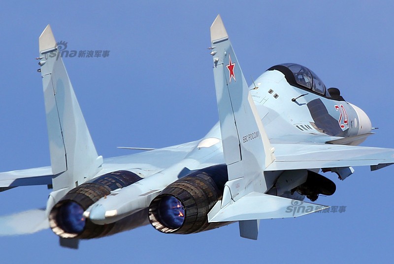 Muc kich may bay Su-30SM, Su-35S Nga luyen duyet binh-Hinh-6