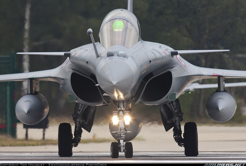 Lo khach hang thu 3 mua tiem kich Rafale Phap-Hinh-2