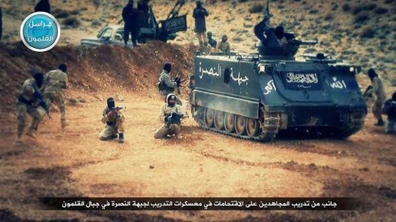 Quan Al-Qaeda dung xe thiet giap M113A1 cua My