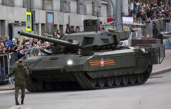 Phan tich thiet ke sieu tang T-14 Armata trong duyet binh Nga