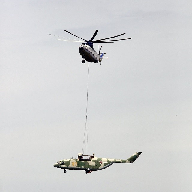 Ky thu vua truc thang van tai Mi-26T Nga cau...Mi-26