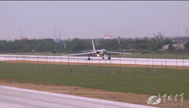 Theo doi oanh tac co H-6K Trung Quoc tap tran tren bien-Hinh-12