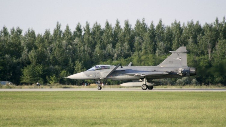 Tiem kich JAS-39 Gripen roi lien tiep o Hungary