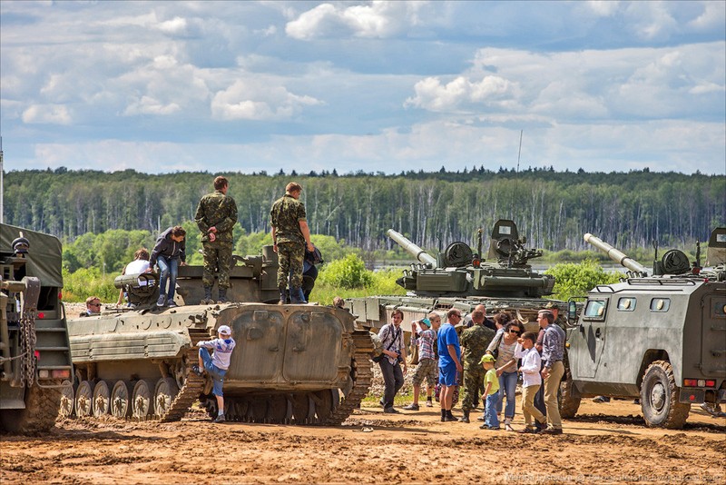 An tuong dan vu khi Nga tai Army 2015 (2)-Hinh-19