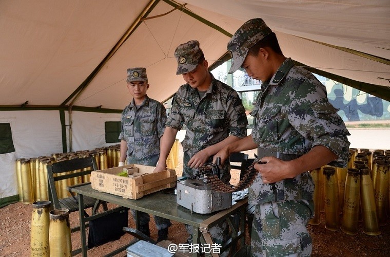 Trung Quoc tung anh tang Type 59D na dan hoanh trang-Hinh-9