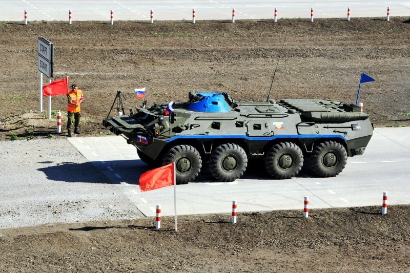 Xe thiet giap BTR-80 Nga do suc ZBL-09 Trung Quoc-Hinh-3