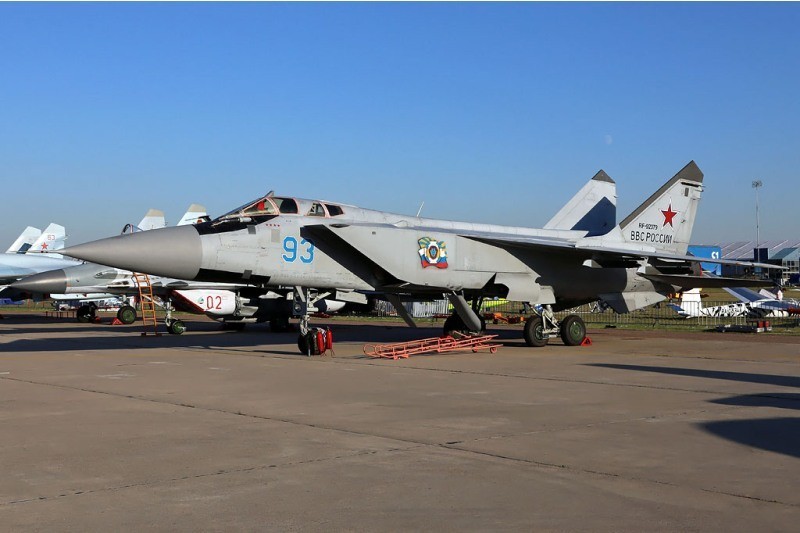 Chien dau co sieu toc MiG-31 Nga tron 40 tuoi-Hinh-3