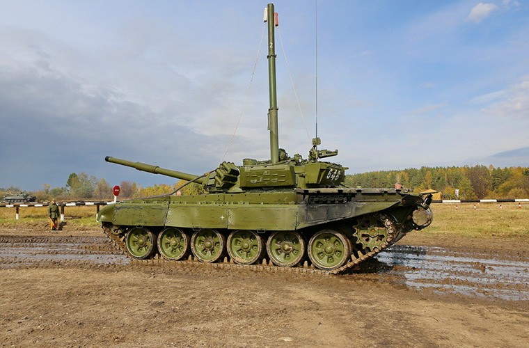 Lam the nao cuu xe tang T-72 