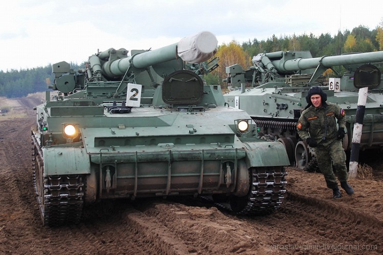 Muc kich linh Nga luyen ban sung coi hang nang 120mm-Hinh-14