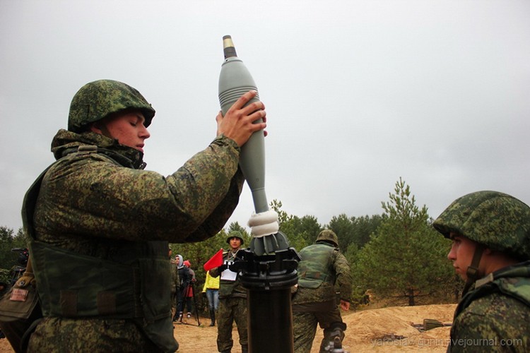 Muc kich linh Nga luyen ban sung coi hang nang 120mm-Hinh-6