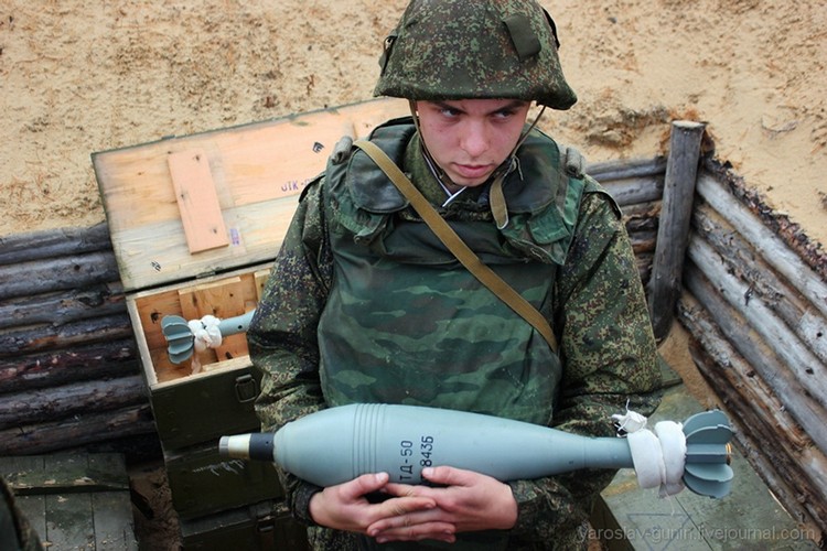 Muc kich linh Nga luyen ban sung coi hang nang 120mm-Hinh-7