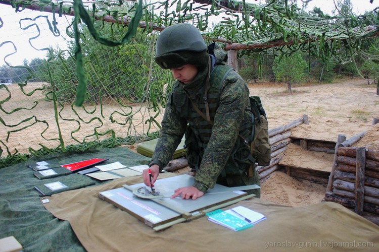 Muc kich linh Nga luyen ban sung coi hang nang 120mm-Hinh-8