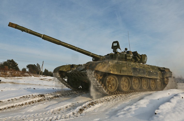 Anh linh xe tang T-72 Nga vao mua huan luyen cuoi-Hinh-6