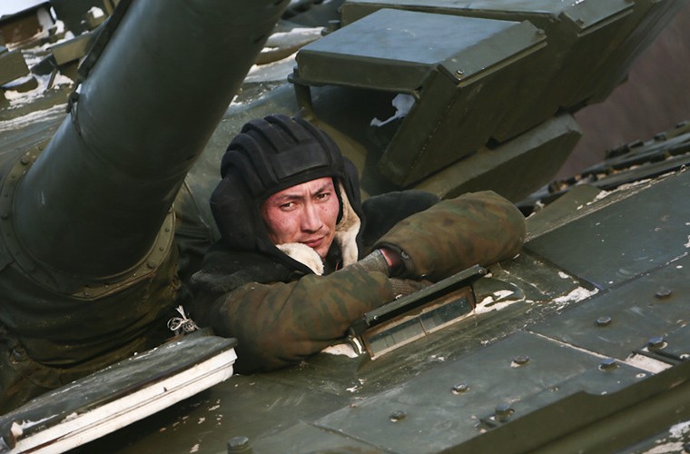 Anh linh xe tang T-72 Nga vao mua huan luyen cuoi-Hinh-9