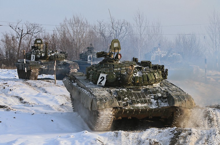 Anh linh xe tang T-72 Nga vao mua huan luyen cuoi