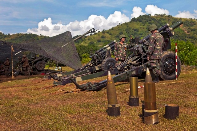 Quan doi Philippines het sach dan phao 105mm?