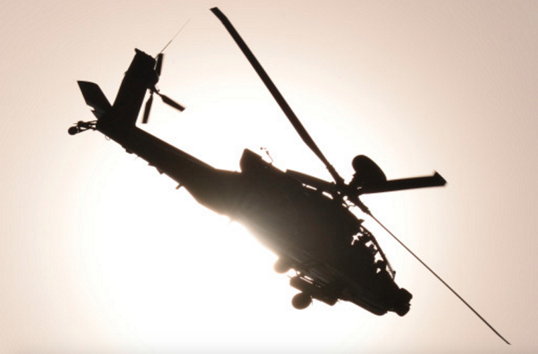 Me man ve dep truc thang AH-64 Apache cua My-Hinh-14