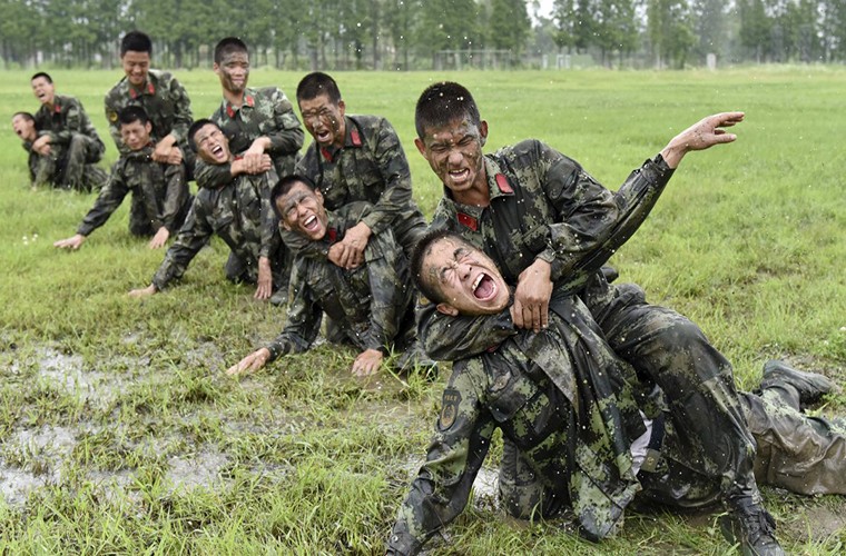 Lanh nguoi cac khoa huan luyen binh si khac nghiet nhat the gioi-Hinh-3