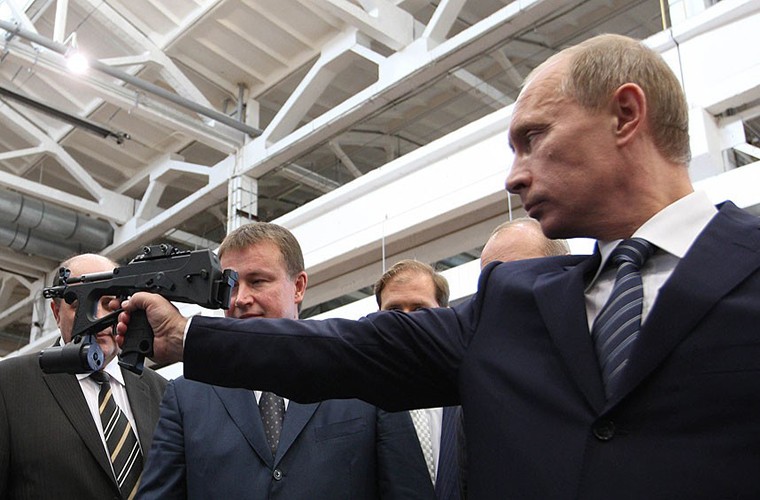 Vu khi trong tay Tong thong Nga Vladimir Putin-Hinh-10