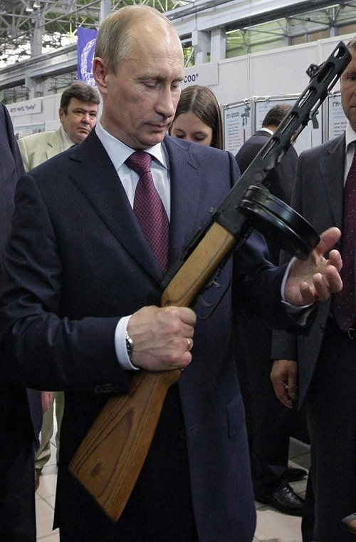 Vu khi trong tay Tong thong Nga Vladimir Putin-Hinh-6