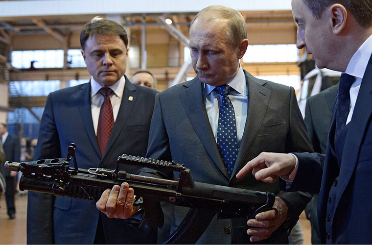 Vu khi trong tay Tong thong Nga Vladimir Putin-Hinh-8