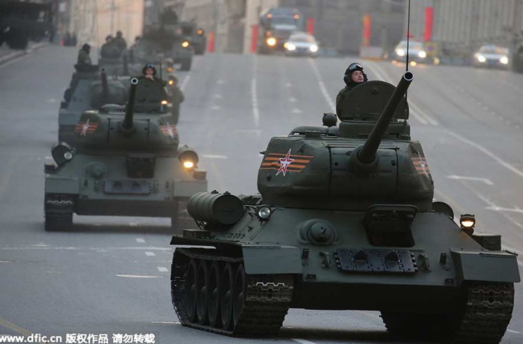 Tiet lo chi phi khong tuong dua xe tang T-34 duyet binh-Hinh-6