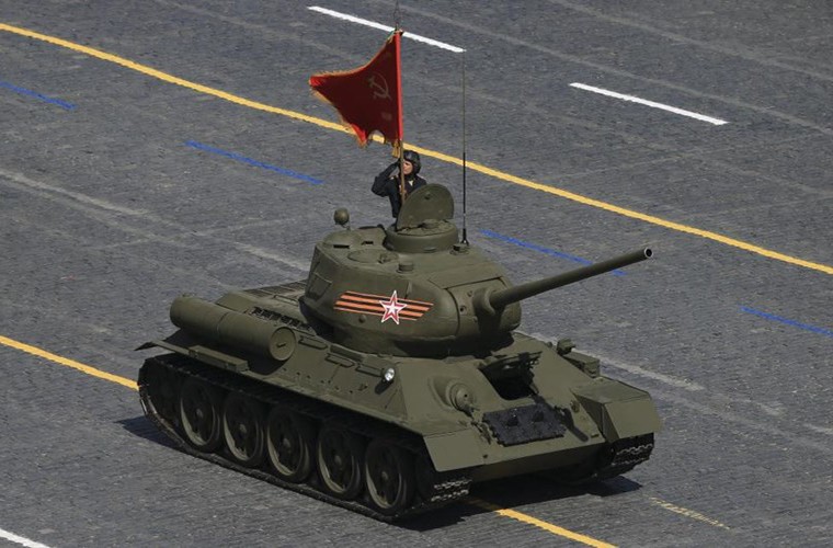 Tiet lo chi phi khong tuong dua xe tang T-34 duyet binh