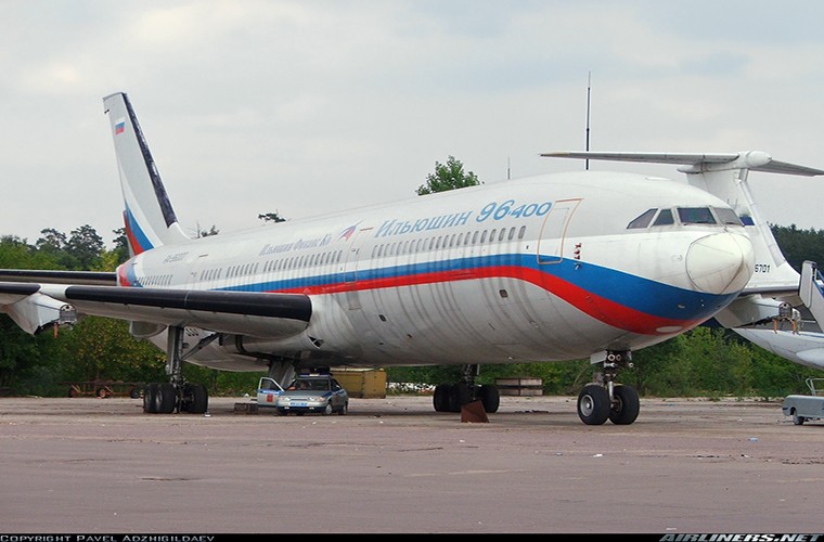 May bay cho khach Il-96-400 se thanh 