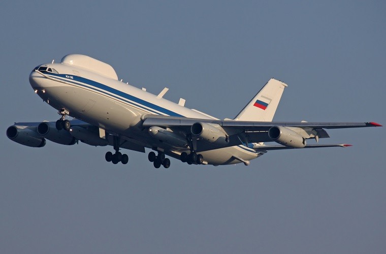 May bay cho khach Il-96-400 se thanh 