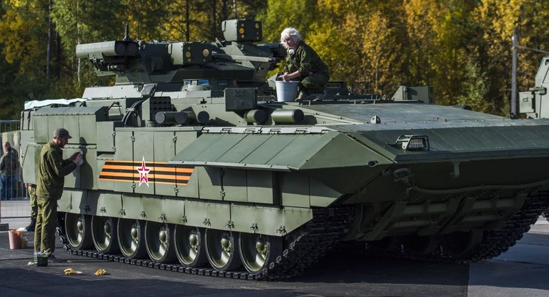 Quan doi Nga nhan 20 xe tang-thiet giap dung khung gam Armata