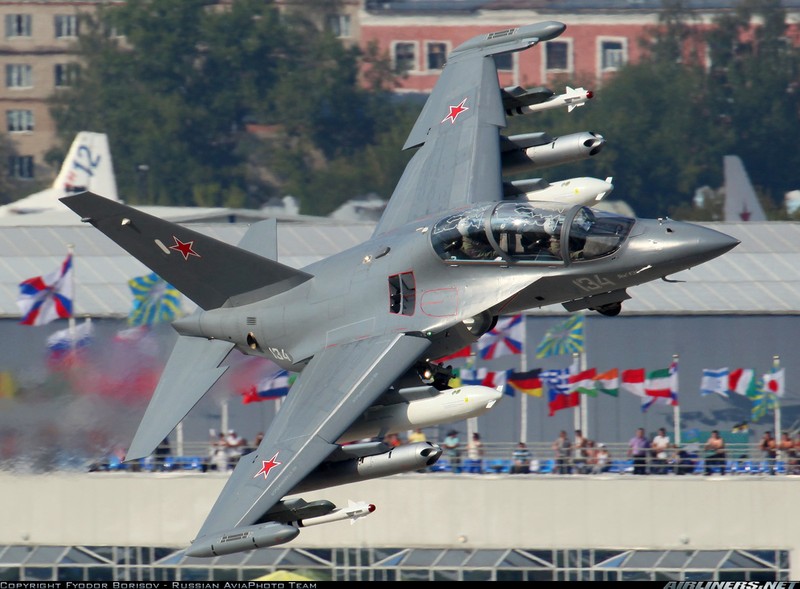 Lao, Myanmar muon mua Yak-130, Viet Nam van chua co dong tinh