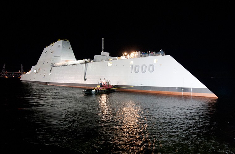 Nga dau long thua nhan suc manh sieu ham USS Zumwalt My-Hinh-2