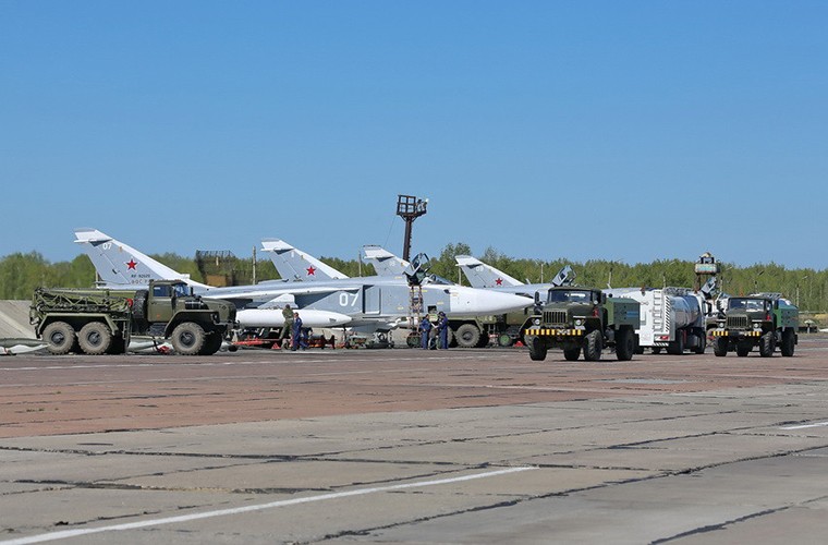 Muc kich Su-24, Su-25 thu nghiem ten lua doi dat Kh-25-Hinh-14