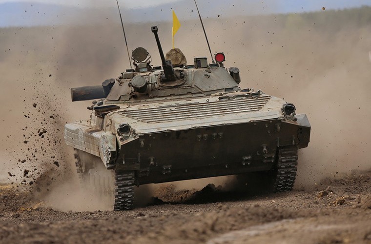 Muc kich xe chien dau bo binh BMP-2 quyet chien du doi