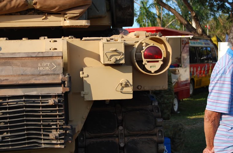 Vach tinh nang bi giau kin tren sieu tang M1 Abrams My-Hinh-10