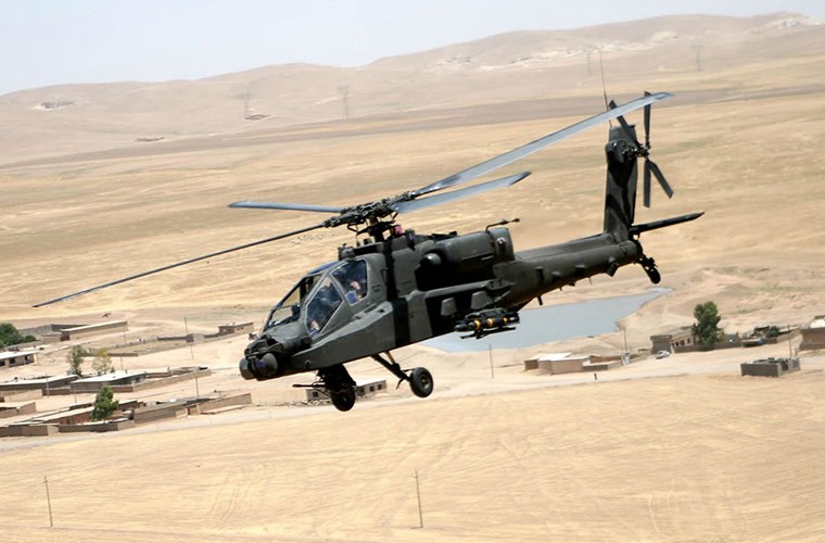 Truc thang tan cong AH-64 lan dau tham chien chong IS o Iraq