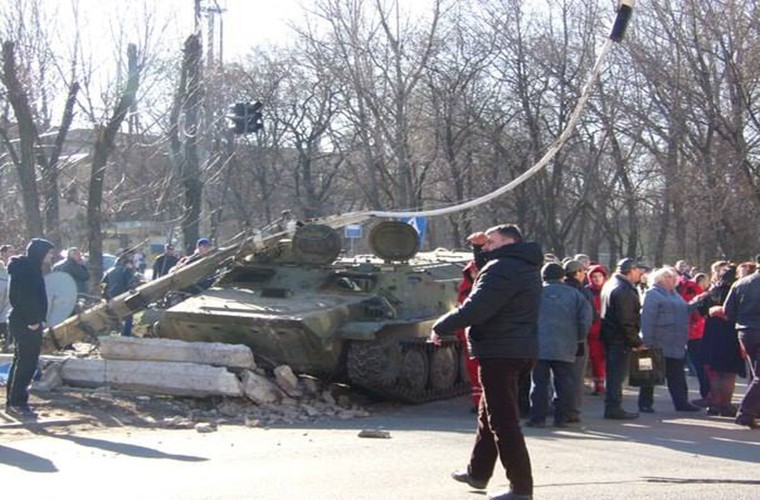 Kho do tai lai xe tang cua binh si Ukraine-Hinh-7