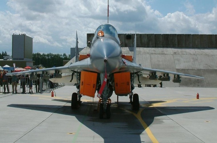 Bat ngua gia mua 23 chiec tiem kich MiG-29 tu Duc-Hinh-13